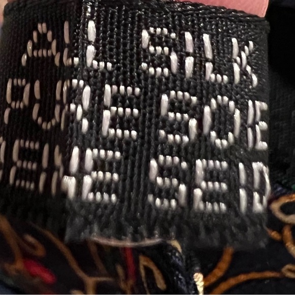 Burberry’s silk tie - Picture 3 of 5